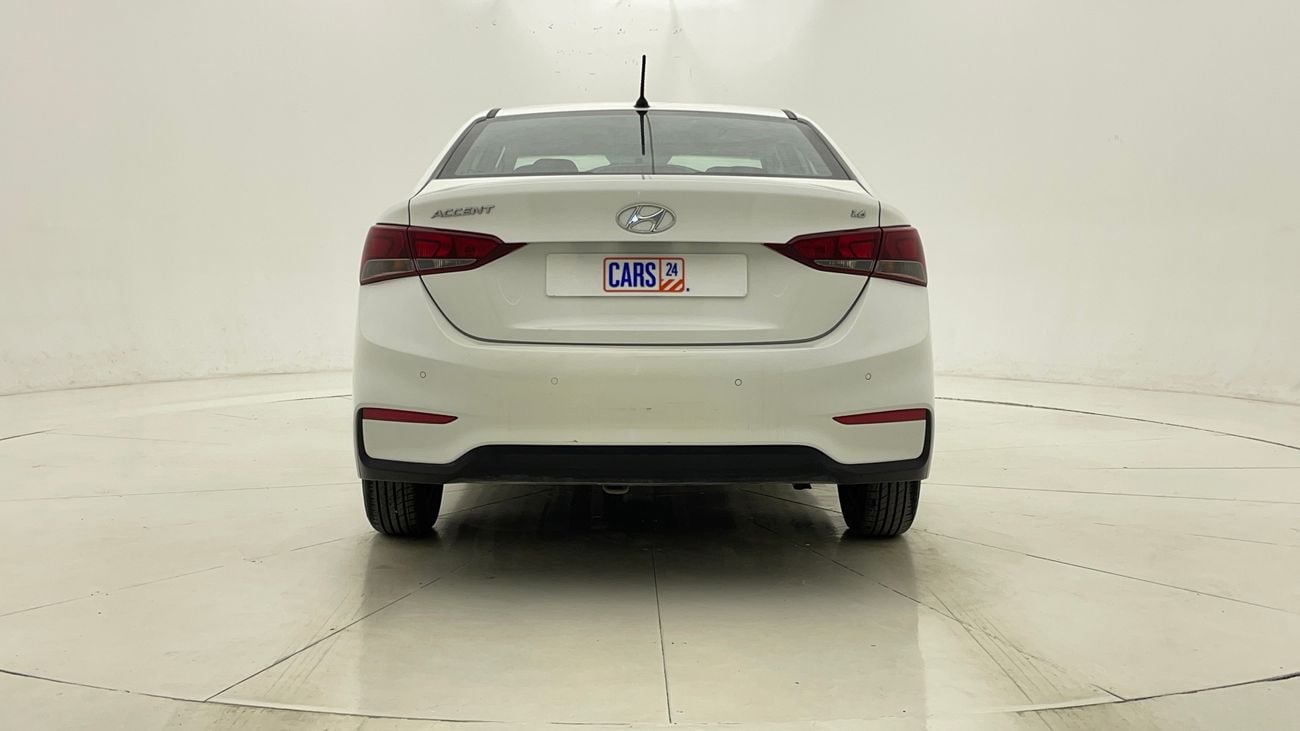 هيونداي أكسنت GL 1.6 | بدون دفعة مقدمة | اختبار القيادة في المنزل