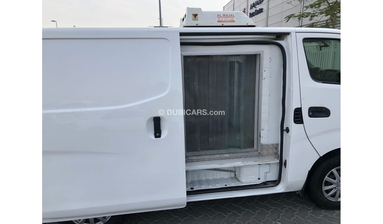 Nissan Urvan VAN Shiller