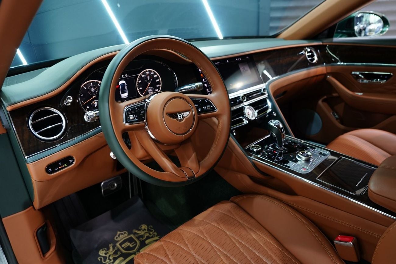 Bentley Flying Spur 2022 Bentley Flying Spur V8, Mulliner Driving Specs, Rare Green, Rear Touchscreen!!