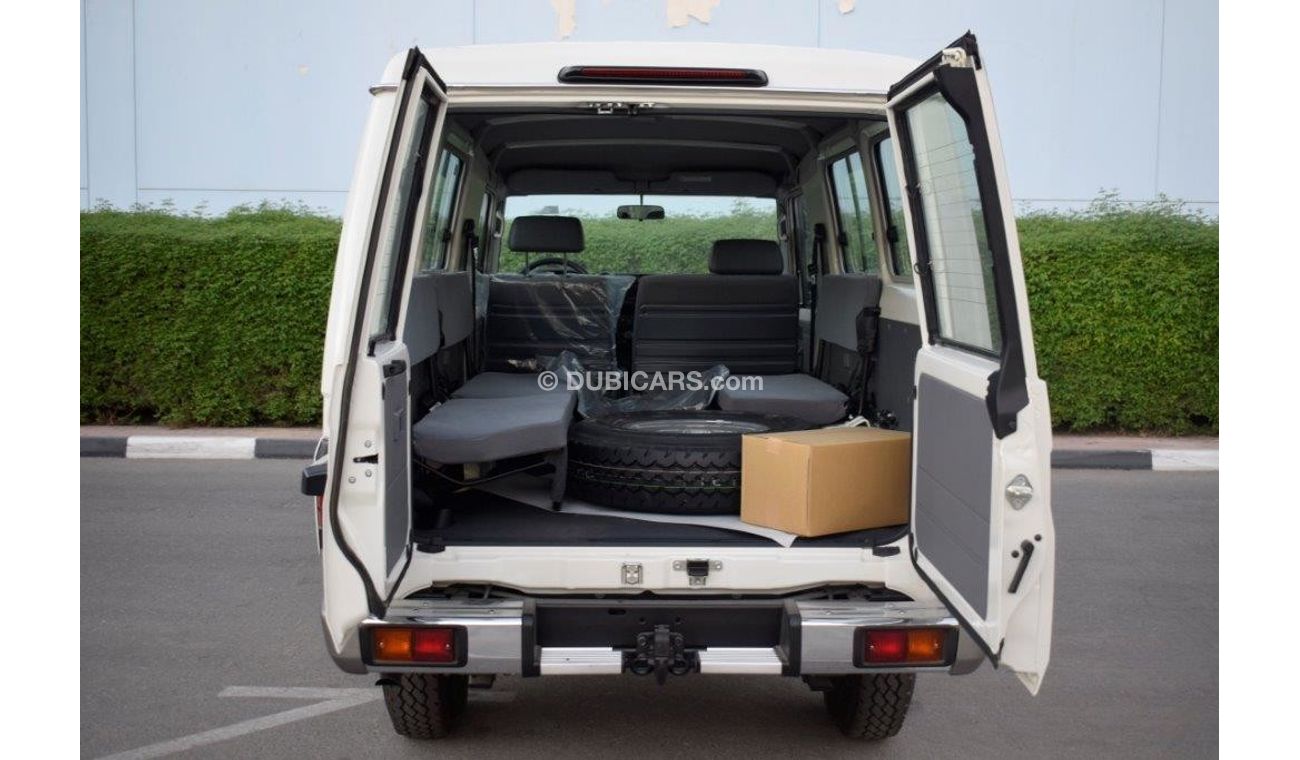 Toyota Land Cruiser 78 HARDTOP 4.5L V8 DIESEL 9 SEATER