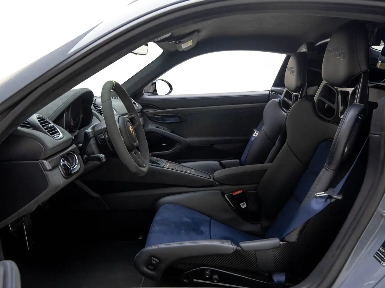 بورش كايمان 718 GT4 RS