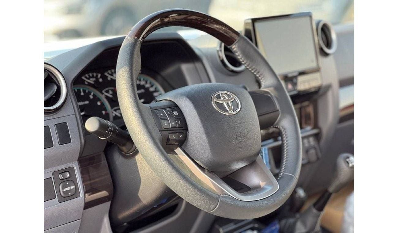 Toyota Land Cruiser 70 LC76 4.0L PTR M/T // 2024 // HIGH OPTION WITH DVD & BACK CAMERA , POWER WINDOWS , COOL BOX // SPECIA