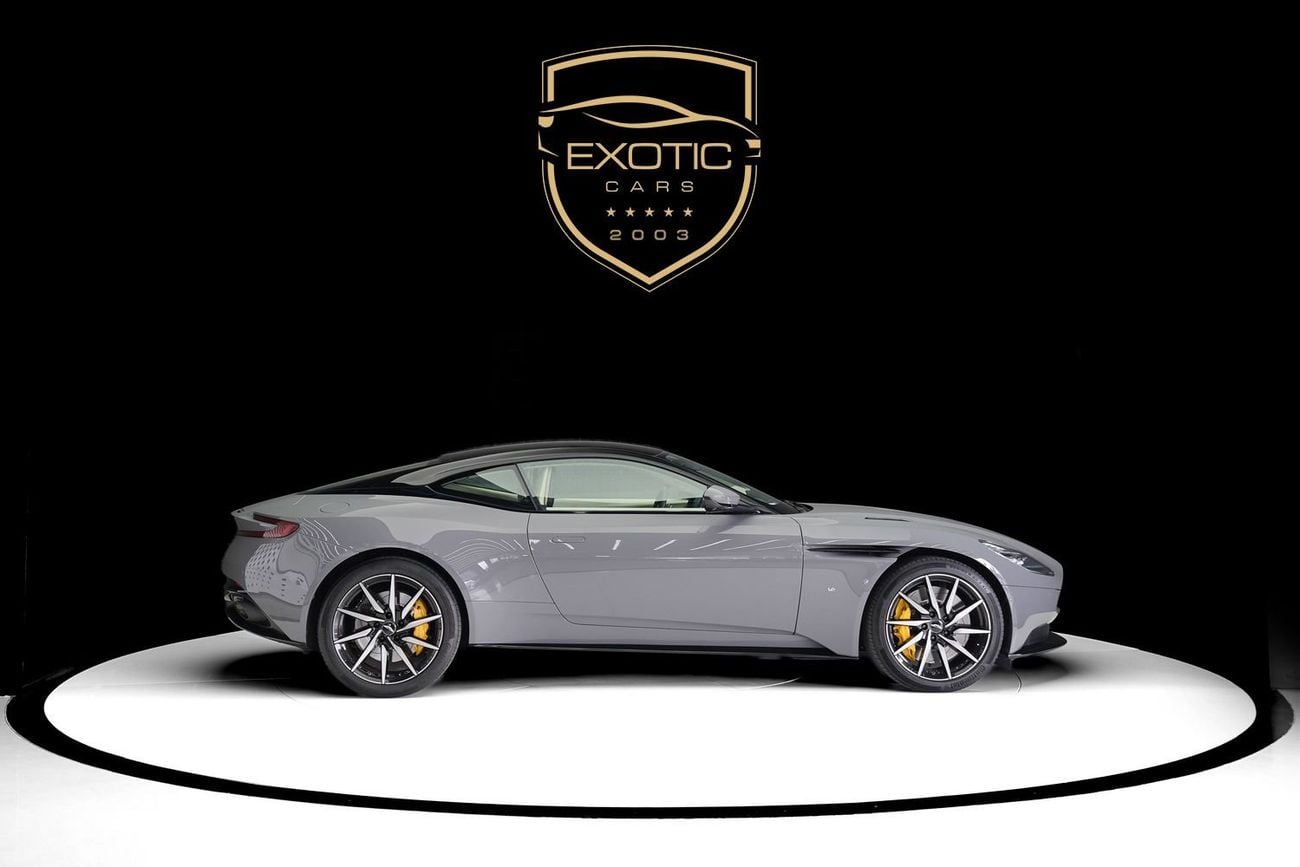 أستون مارتن DB11 Std 4.0L