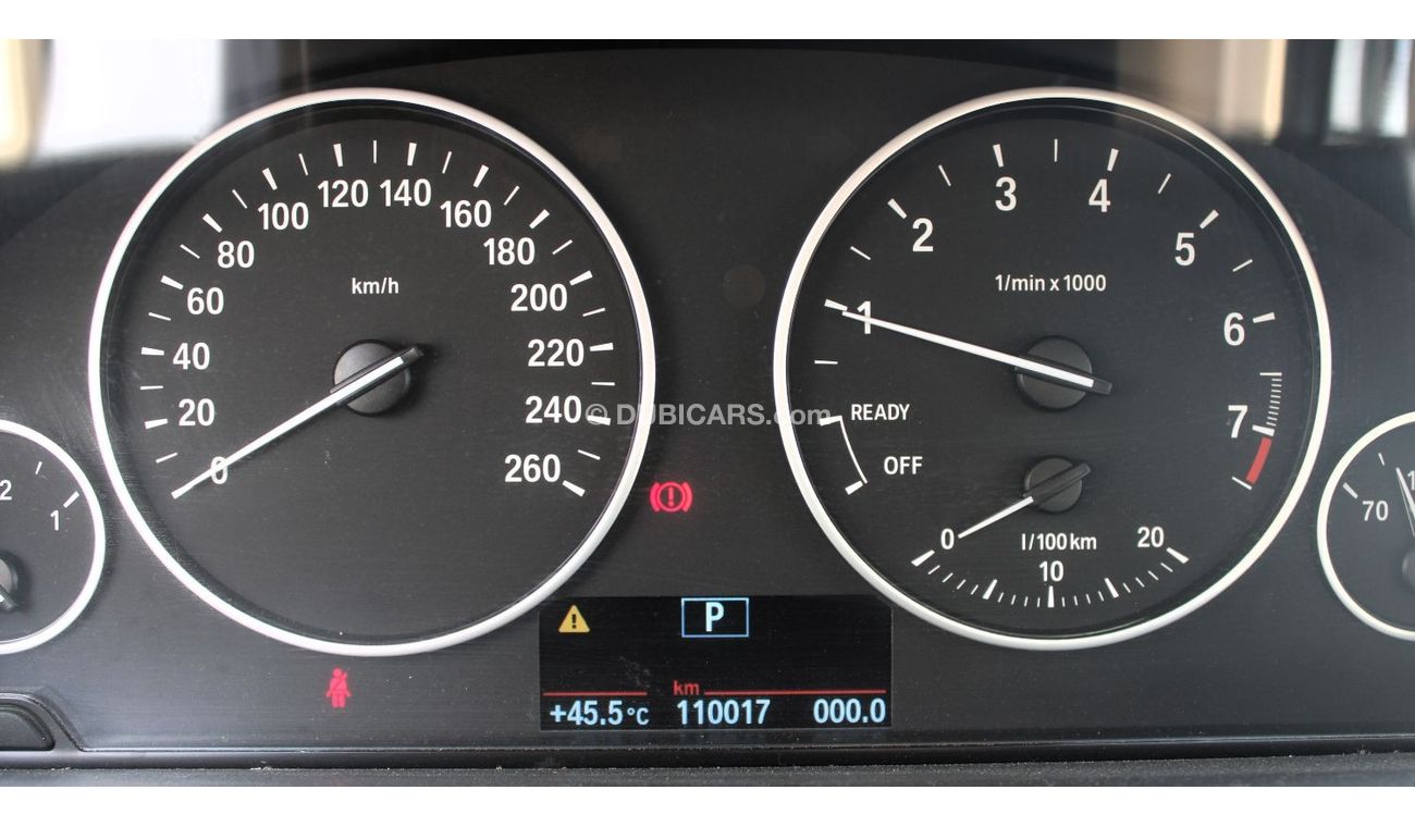 BMW 318i Exclusive ACCIDENTS FREE - GCC - FULL OPTION - ENGINE 1500 CC + TURBO  - ORIGINAL PAINT