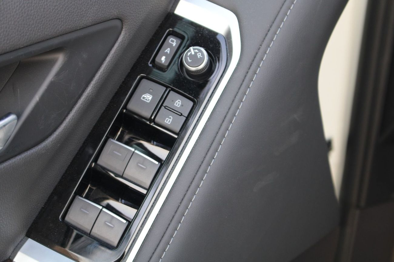 تويوتا لاند كروزر TOYOTA LANDCRUISER 300 4.0L V6 PETROL VX AUTO