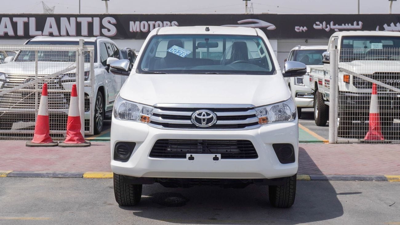 تويوتا هيلوكس GLX 2.4L DIESEL 4WD M/T