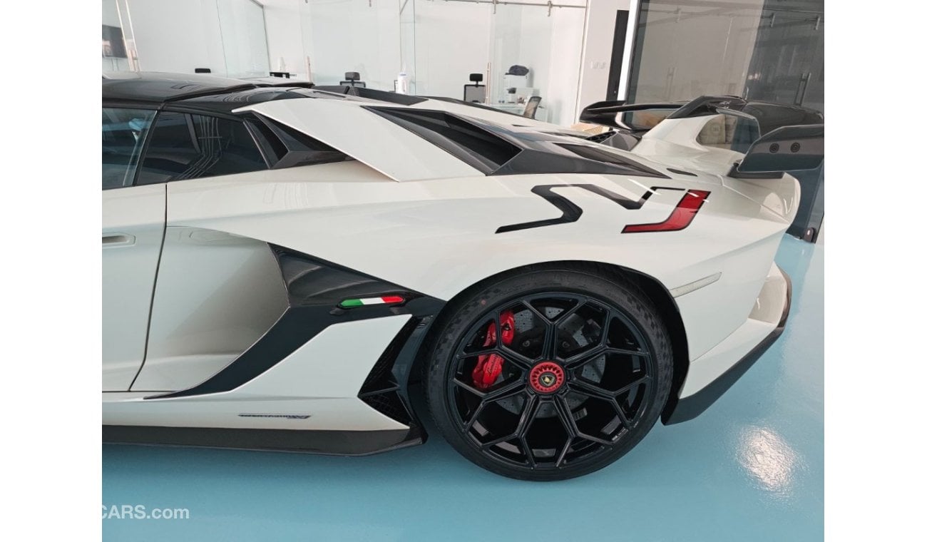 لمبرجيني أفينتادور Lamborghini Aventador LP770-4 SVJ, 2dr Coupe, 6.5L 12cyl Petrol, Automatic, All Wheel Drive