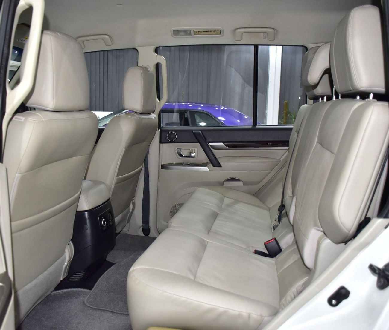 ميتسوبيشي باجيرو EXCELLENT DEAL for our Mitsubishi Pajero GLS ( 2020 Model ) in White Color GCC Specs