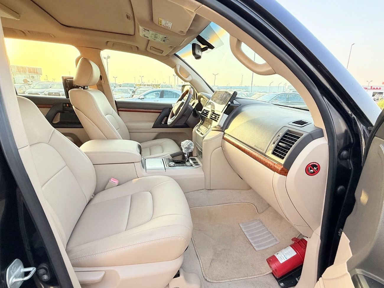 تويوتا لاند كروزر Toyota landcuriser GXR twin turbo V8 2014 upgrade 2025 full option Top the range