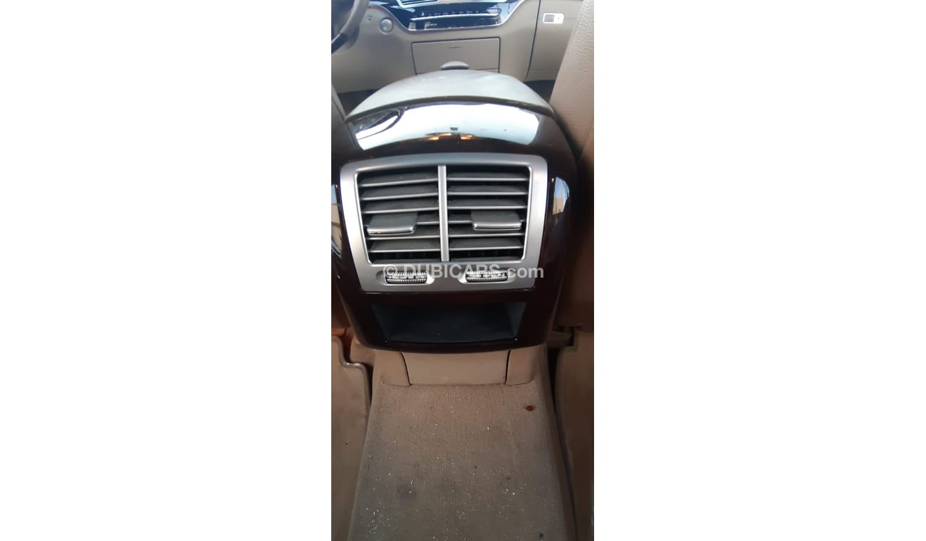 مرسيدس بنز S 350 خليجى - بانوراما - شاشة - كاميراخلفية - أبواب شفط - مرايا كهربائية - رنجات - حساسات - أنوار ضباب