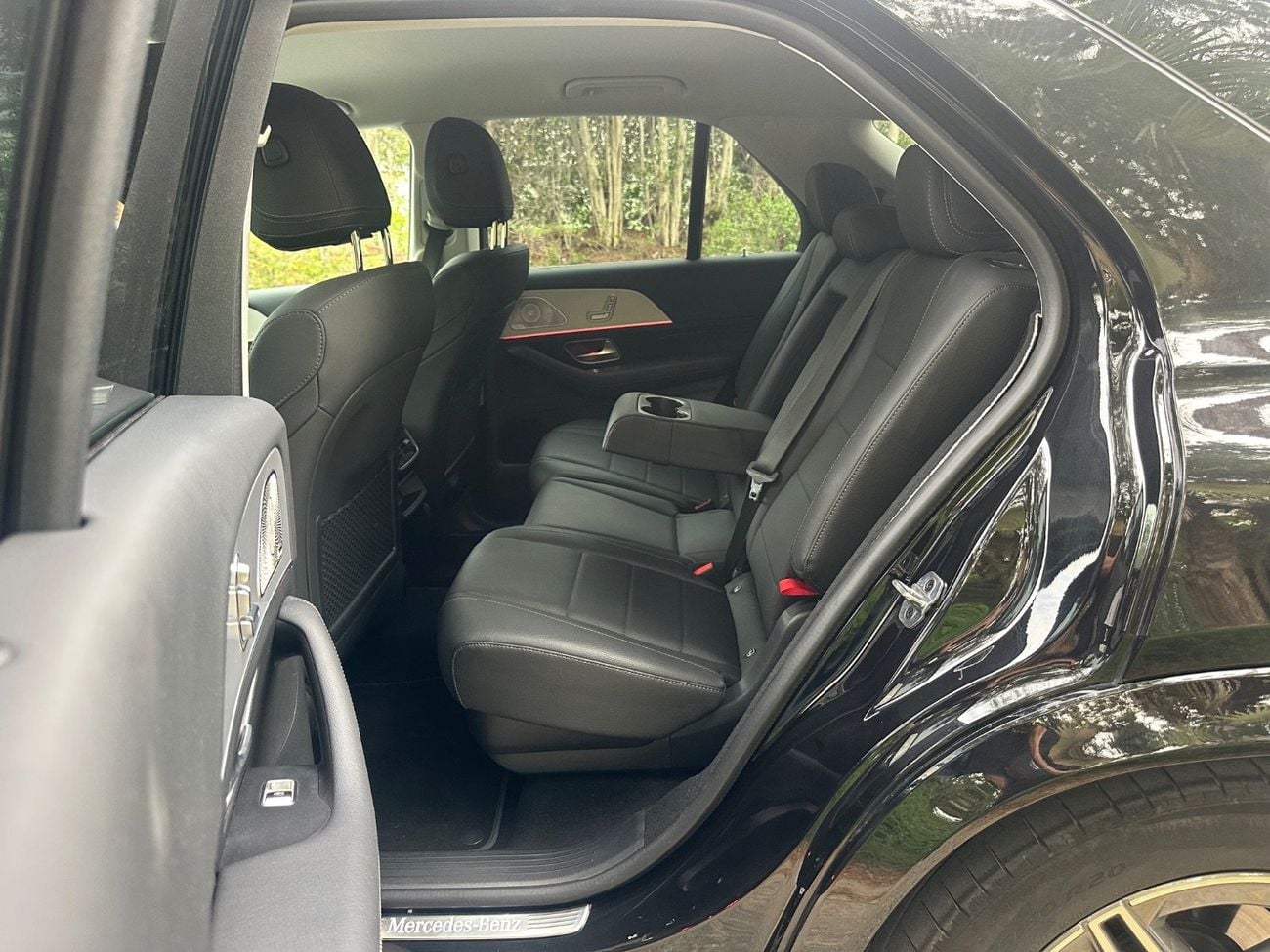 مرسيدس بنز GLE 300 GLE 300d 4MATIC | 2025 Diesel | 2.0L 4-cylinder 270 HP | Low Mileage | Like New