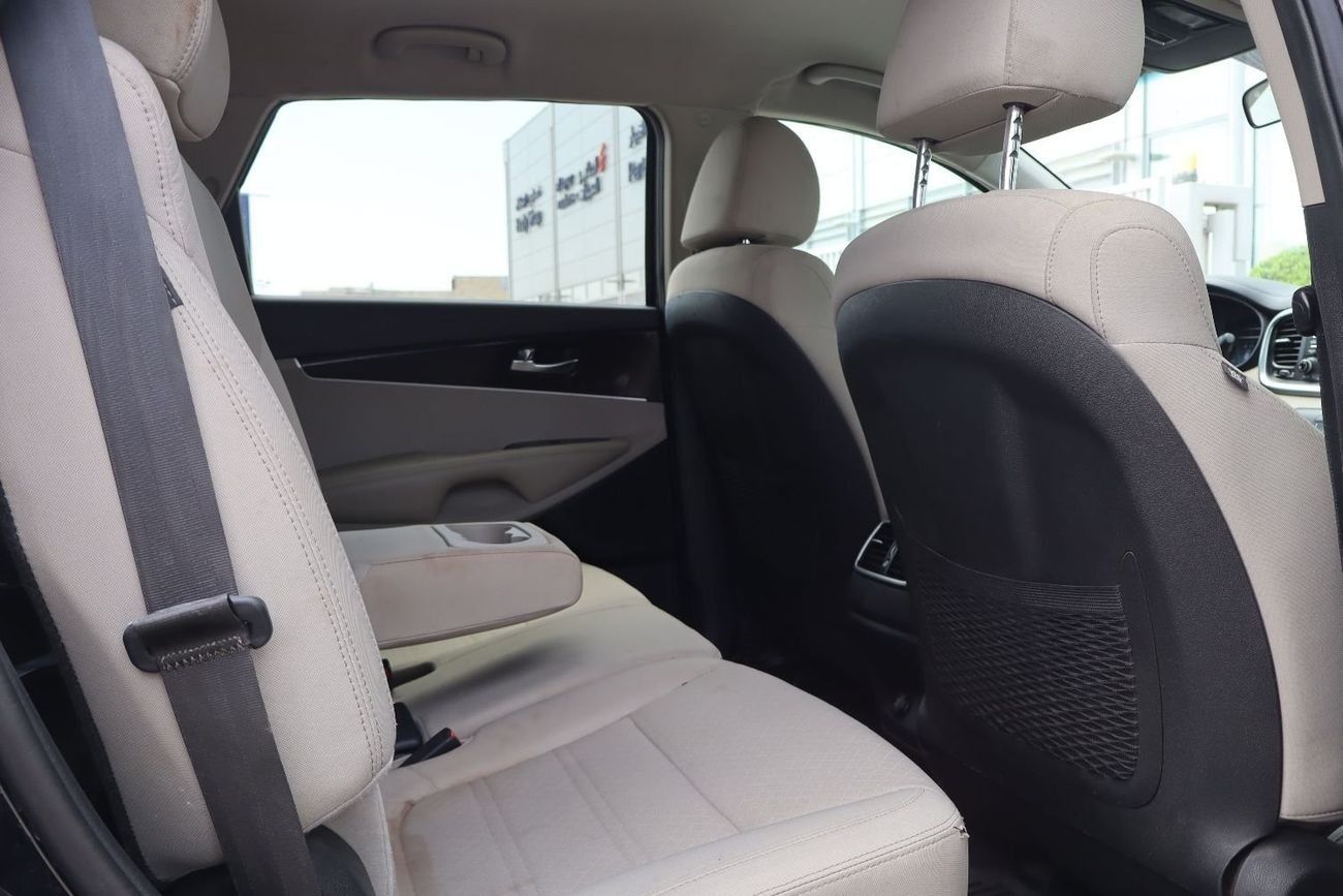 Kia Sorento Base 2.4L FWD