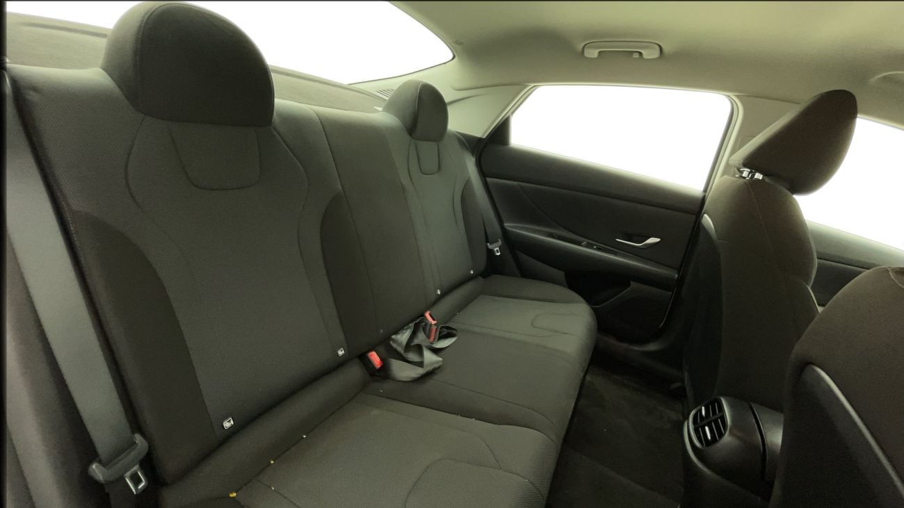 هيونداي إلانترا SMART 1.6 | بدون دفعة مقدمة | اختبار القيادة في المنزل