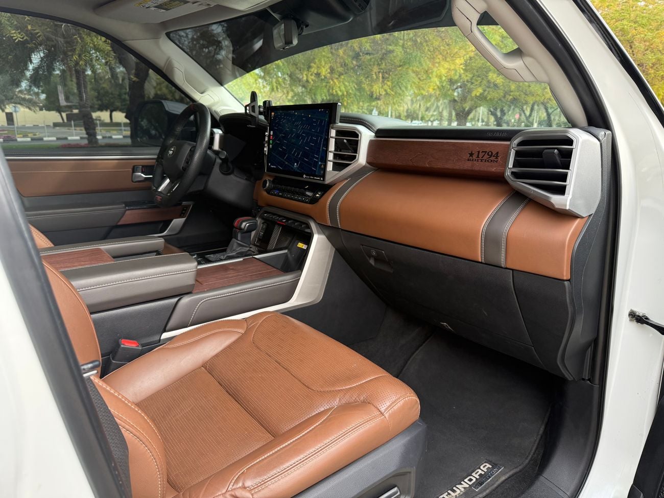 تويوتا تاندرا 1794 Edition Platinum 4x4 Customised 360 camera, panoramic roof