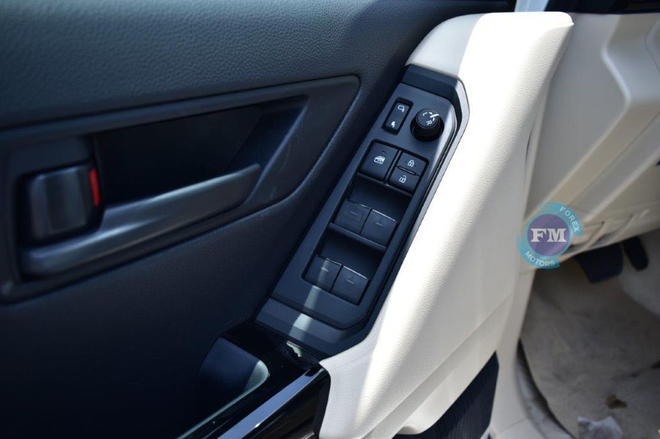 تويوتا لاند كروزر 300 GX V6 3.3L Diesel 7 Seat Automatic