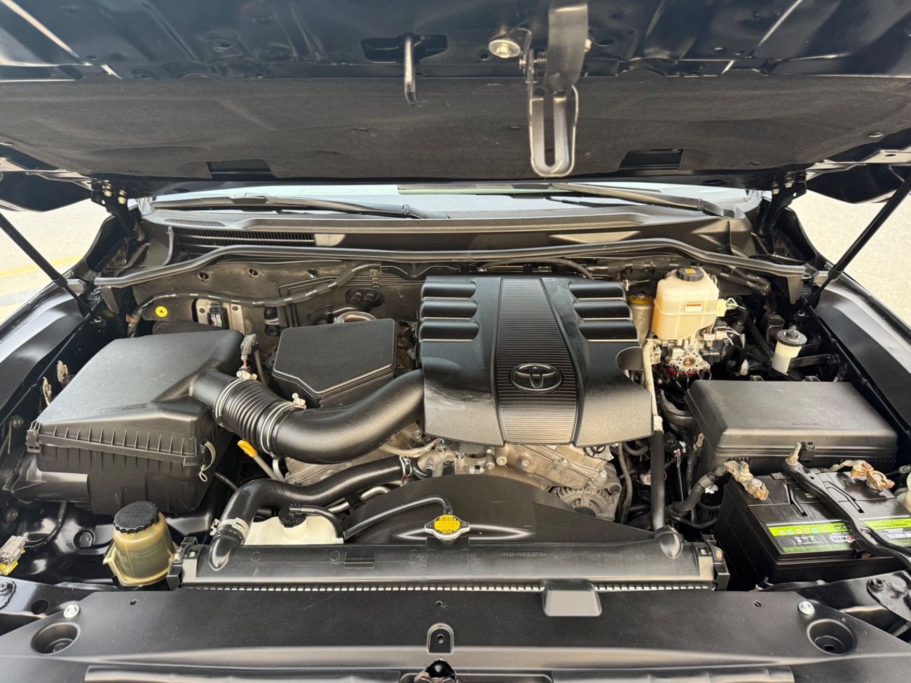 Toyota Land Cruiser SAFARI 2019 LAND CRUISER GXR V6/4.0 FACELIFTED 2025 EXCELLENT CONDITION GCC