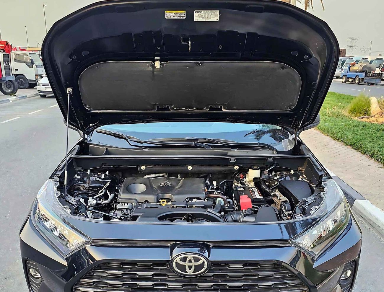 تويوتا راف ٤ LE/ ORG AIRBAG/ DVD CAMERA/ LEATHER/ RIMS/ 1036 MONTHLY/ LOT# 204152