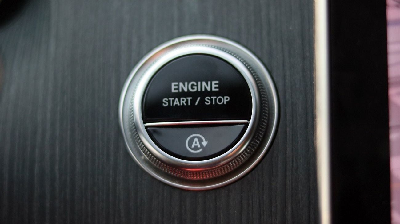 مرسيدس بنز C 200 L Premium 2.0L | Complete Service History | Zero Downpayment Support