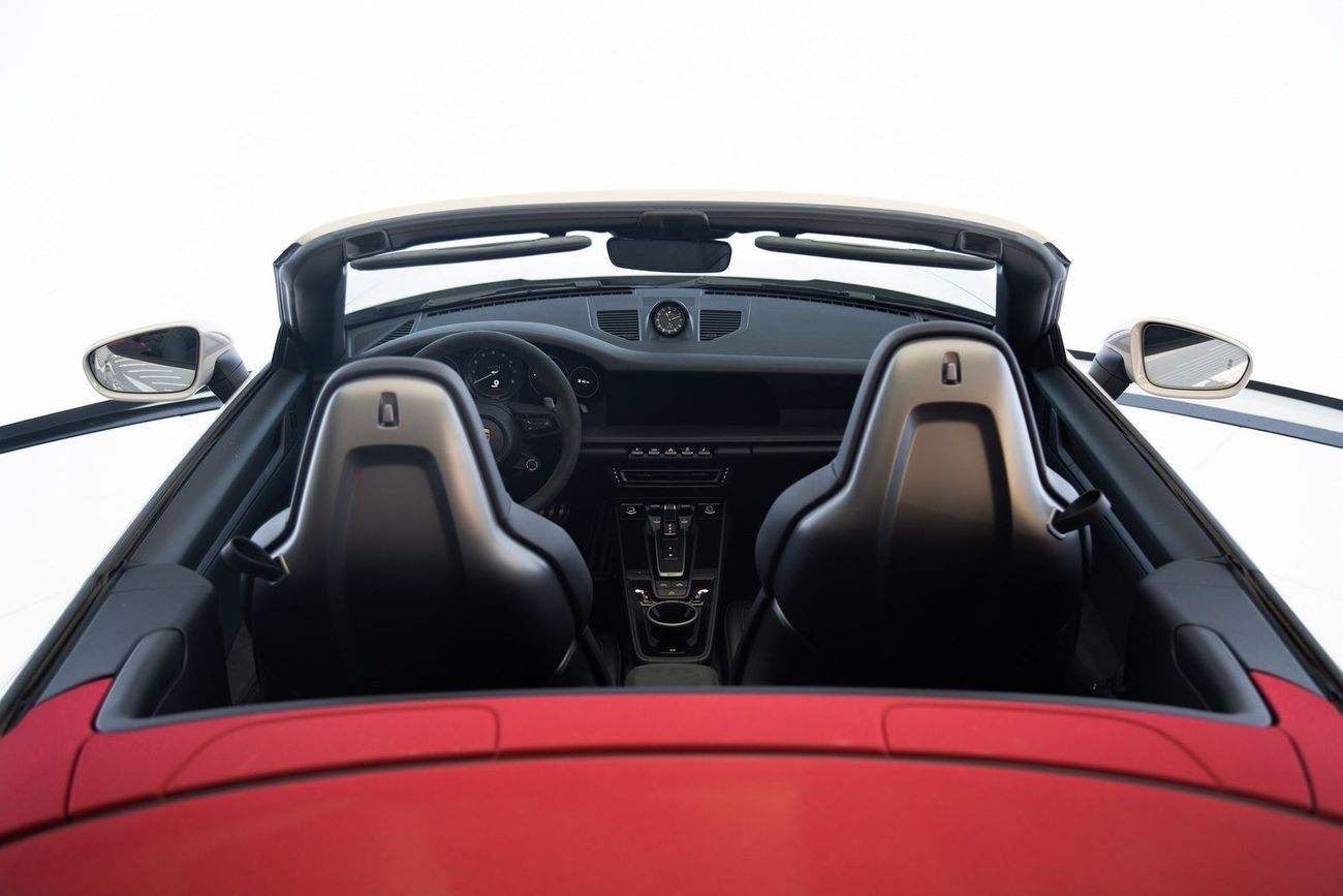 Porsche 911 CARRERA GTS CABRIOLET