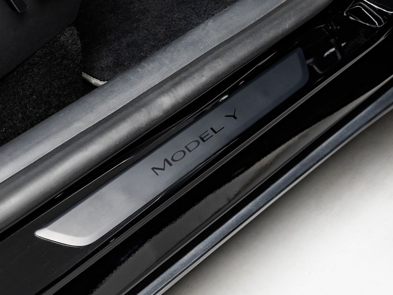 Tesla Model Y Performance (AWD) 2024 Tesla Model Y Performance, 75kWH, 4WD, 527bhp, 1 Speed Auto