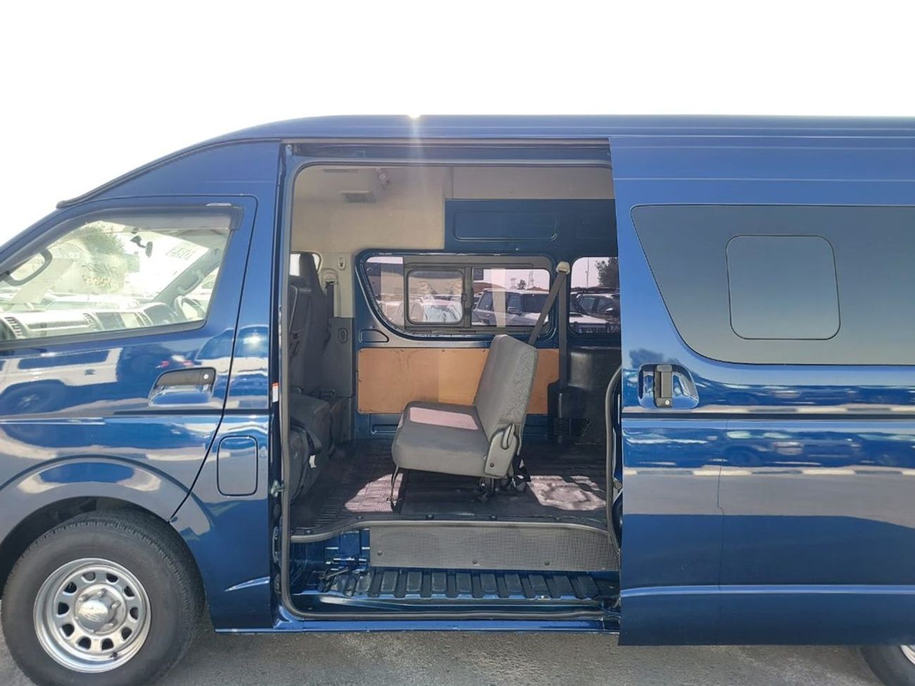 تويوتا هاياس TOYOTA HIACE VAN RHD 2015 MODEL 3.0 L DIESEL AUTOMATIC(PM16253)