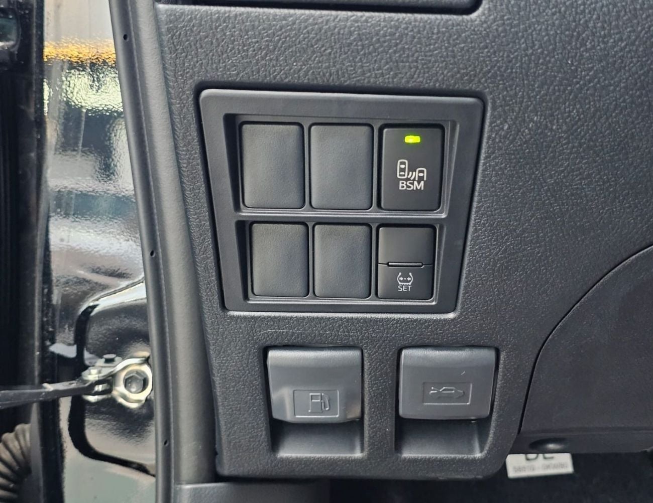 Toyota Hilux TOYOTA HILUX SR5 WIDE BODY DOUBLE CABIN || 2.7L PETROL A/T 4WD | BSM, WINOW VISOR, FOG LIGHTS, WOOD