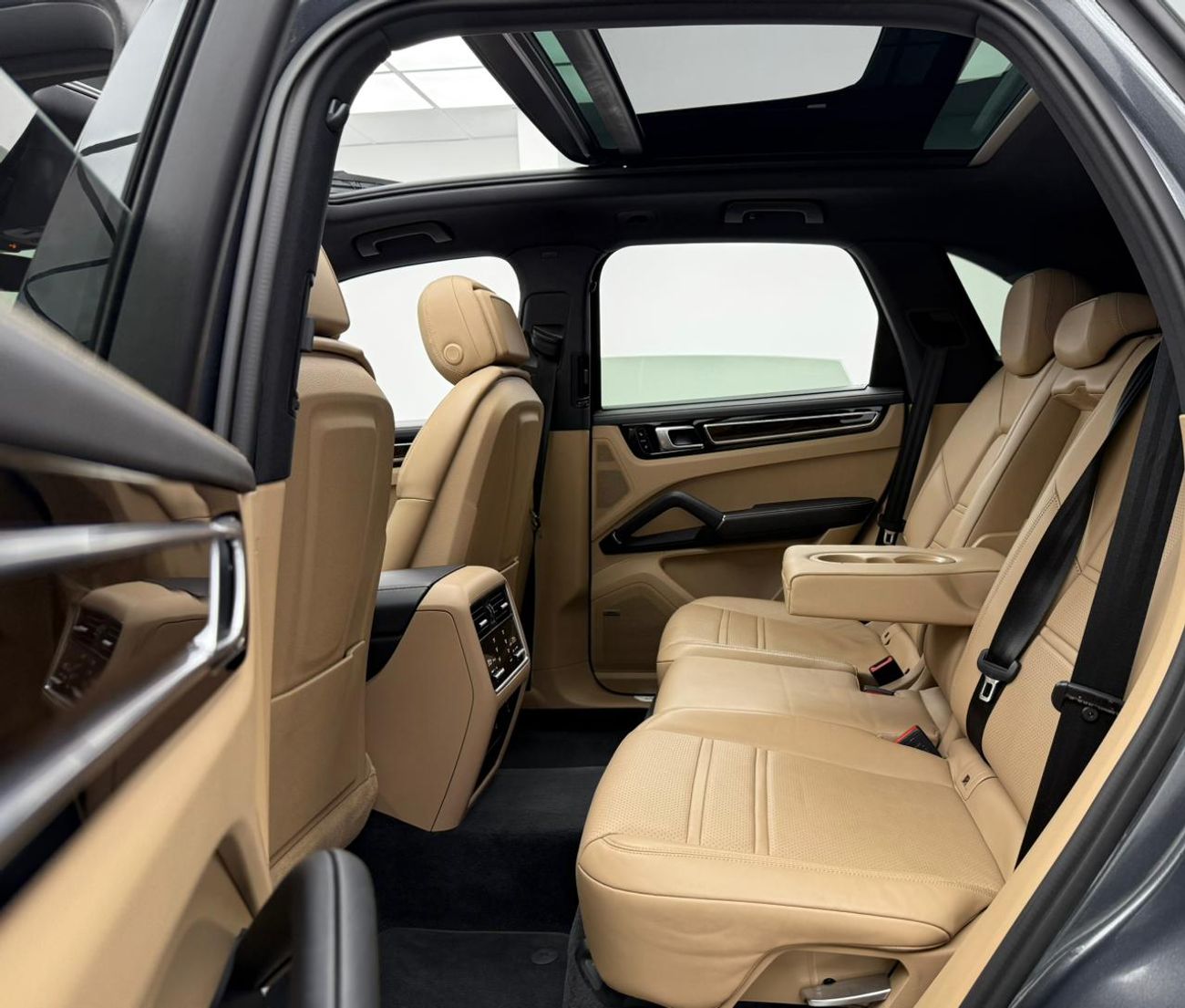 بورش كايان S 2.9L (440 HP) 2019 Porsche Cayenne S, Warranty, Full Porsche Service History, Sport Chrono Package