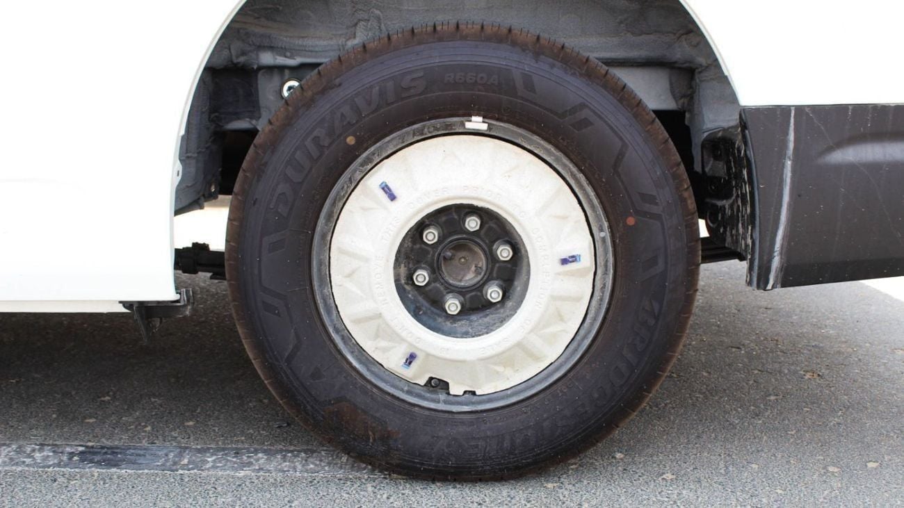 Toyota Hiace 2.8L DIESEL HIGHROOF 14 SEATER MANUAL TRANSMISSION ( FOR RE-EXPORT ONLY )