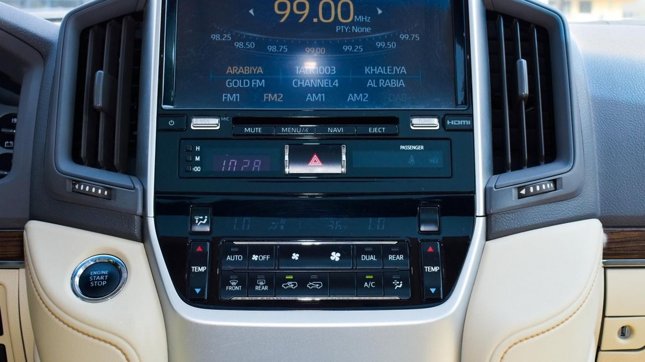 Toyota Land Cruiser GXR Grand Touring V8