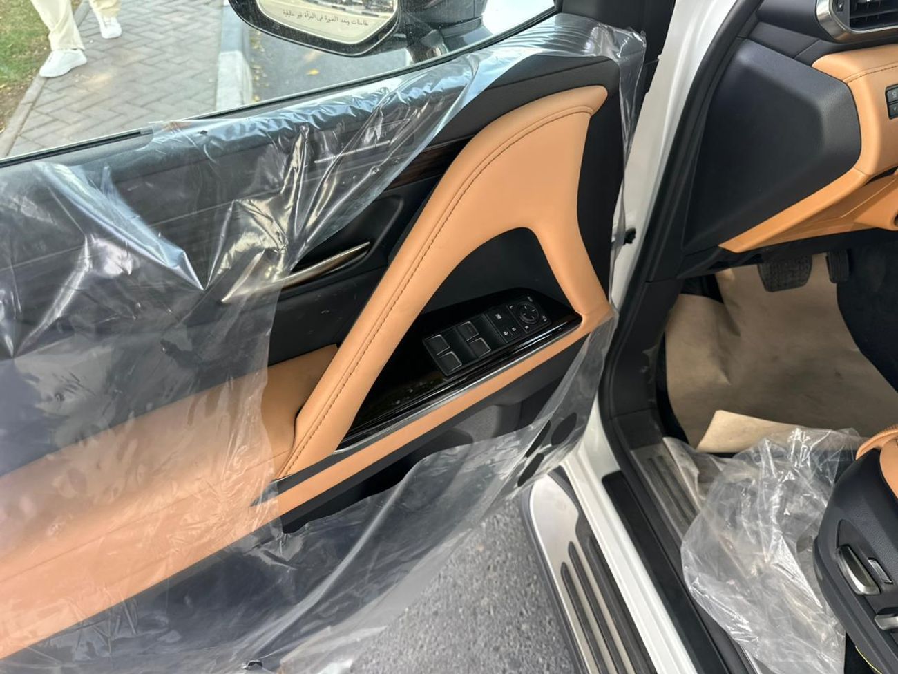 لكزس LX 700h Signature