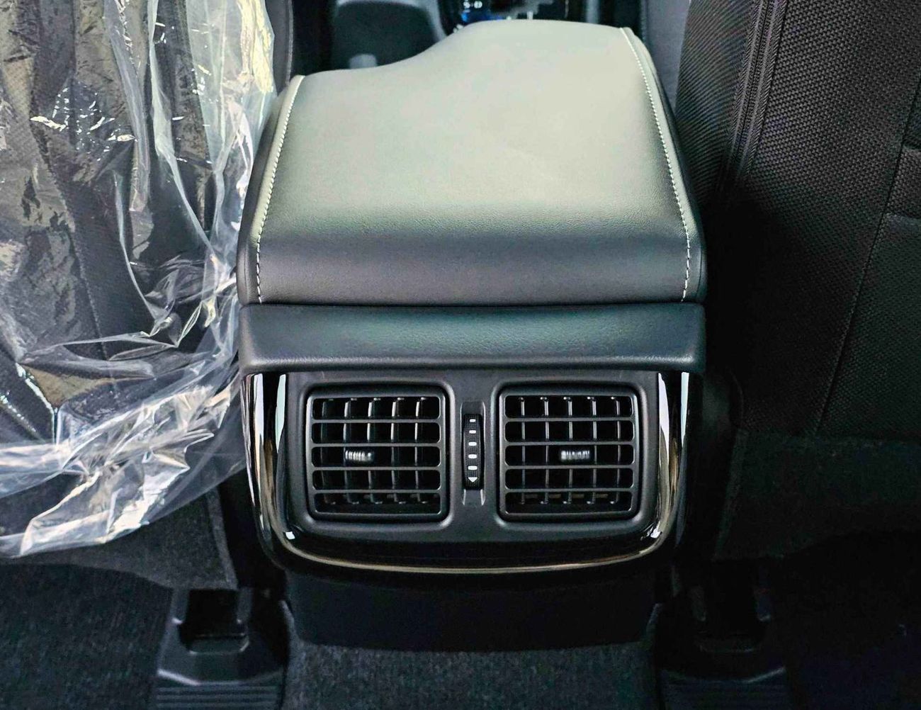 Toyota Hilux SR5 ADVENTURE / 4.0L V6 PETROL / 360 CAMERA / FR & REAR PARKING SENSOR / AUTO A.C (CODE # HADVKW)