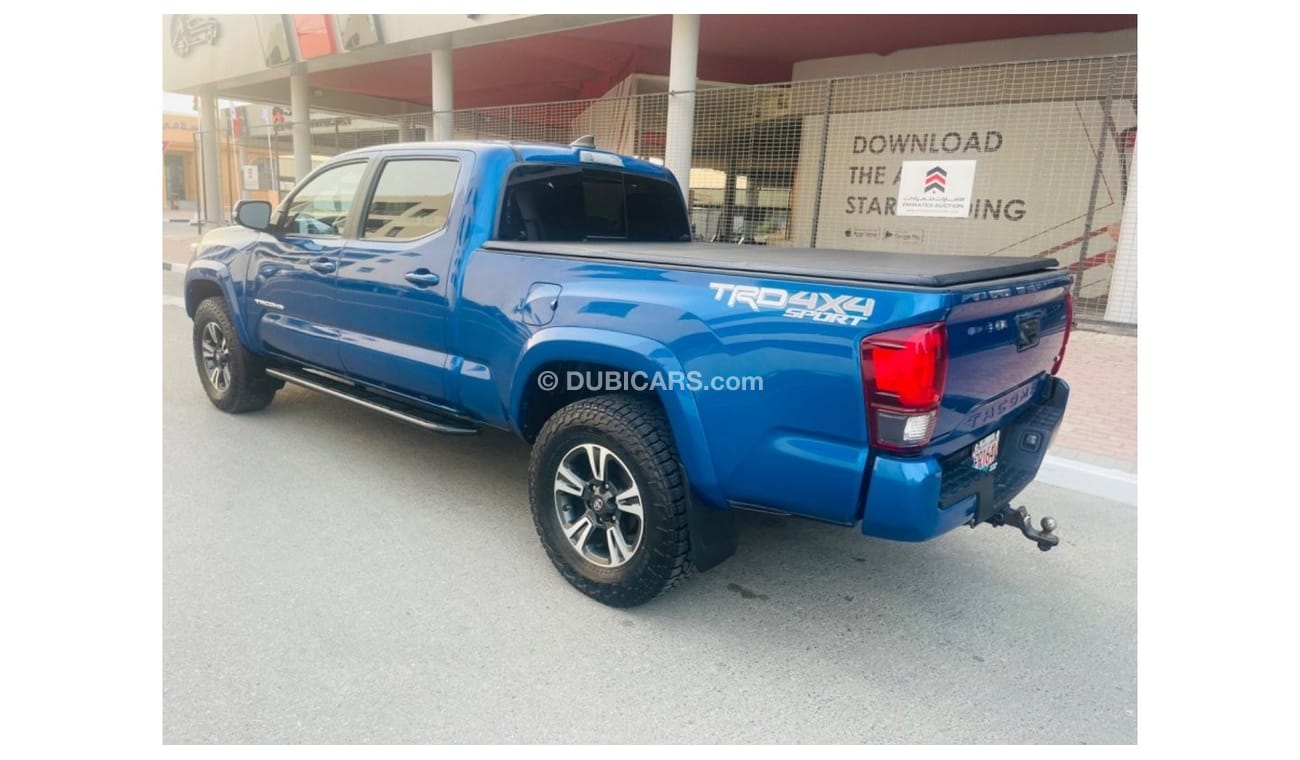Used Toyota 4x4 push sunroof 2018 for sale in Dubai 681792