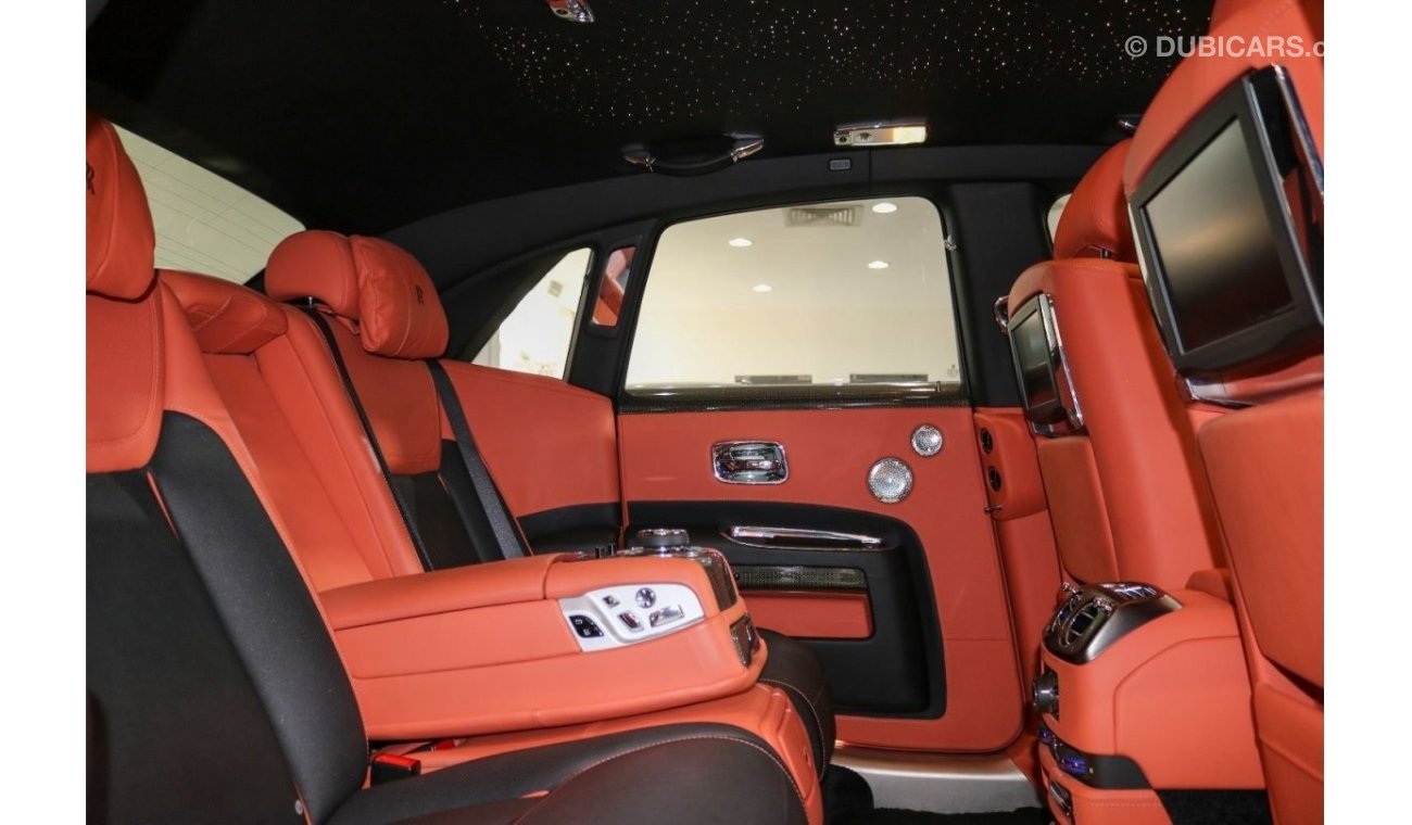 Rolls-Royce Ghost Black Badge 2019, 38,000KM, Under Warranty, **4 Buttons -Starlights**