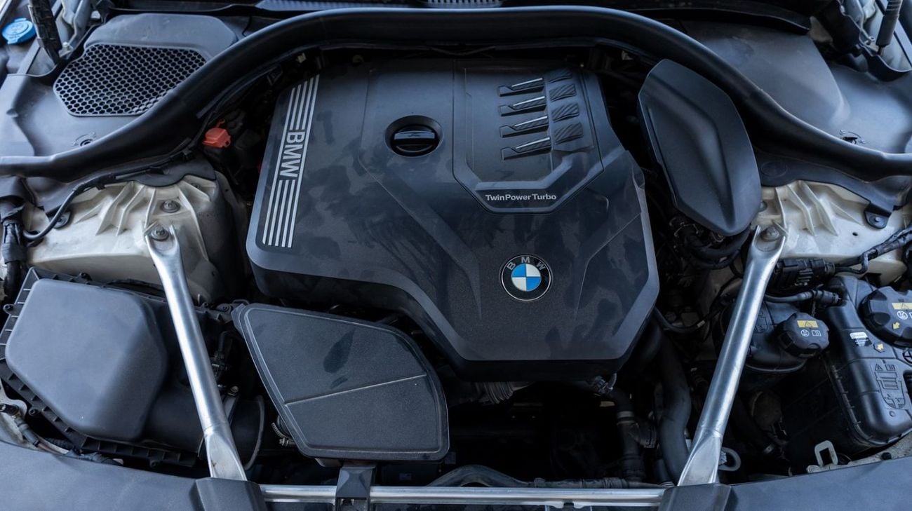 بي أم دبليو 520i M Sport Comfort 2.0L