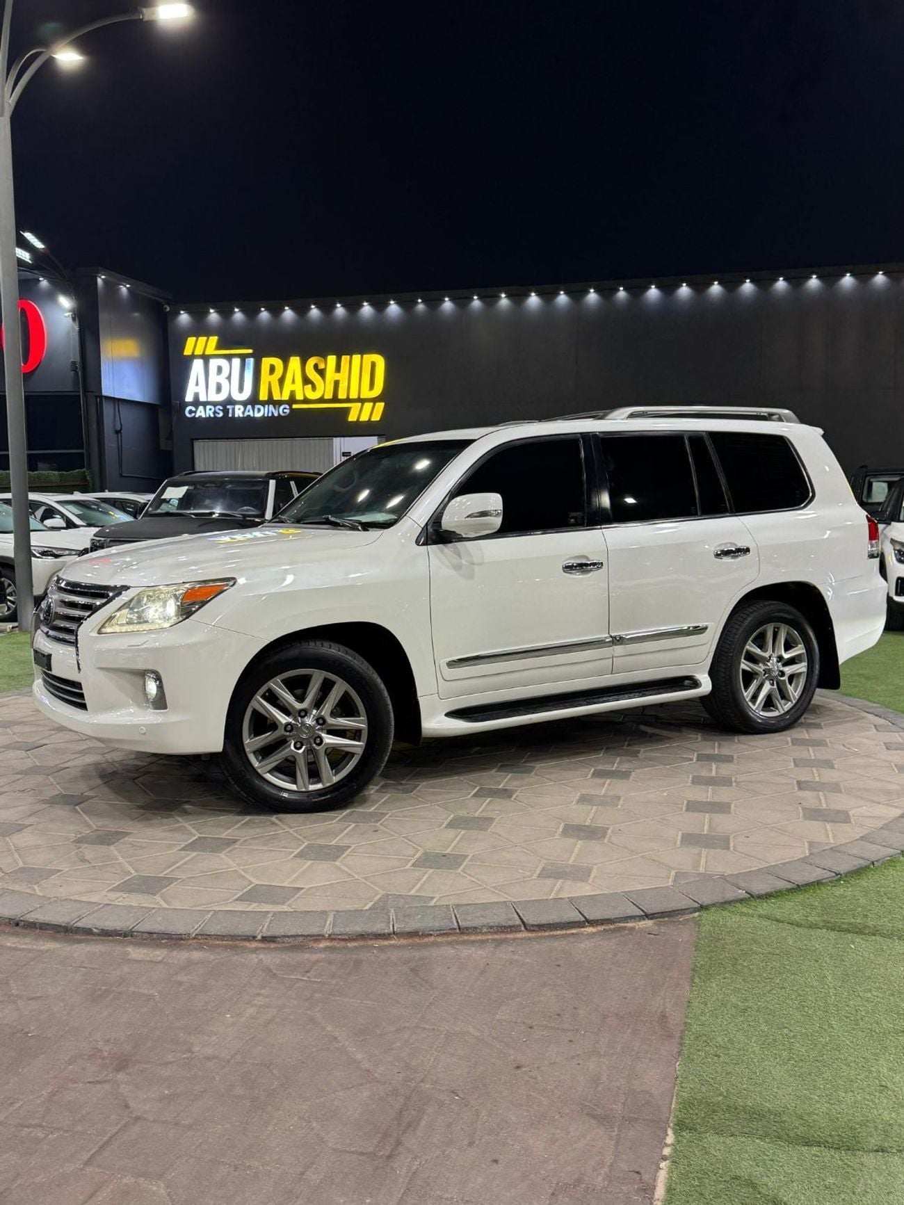 Lexus LX 570 Platinum 5.7L
