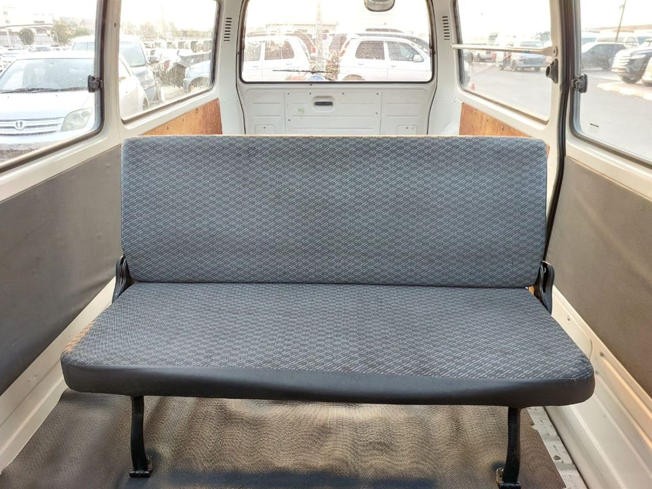 Toyota Hiace TOYOTA HIACE VAN RHD 2002 MODEL 2.0 L PETROL MANUAL(PM07906)