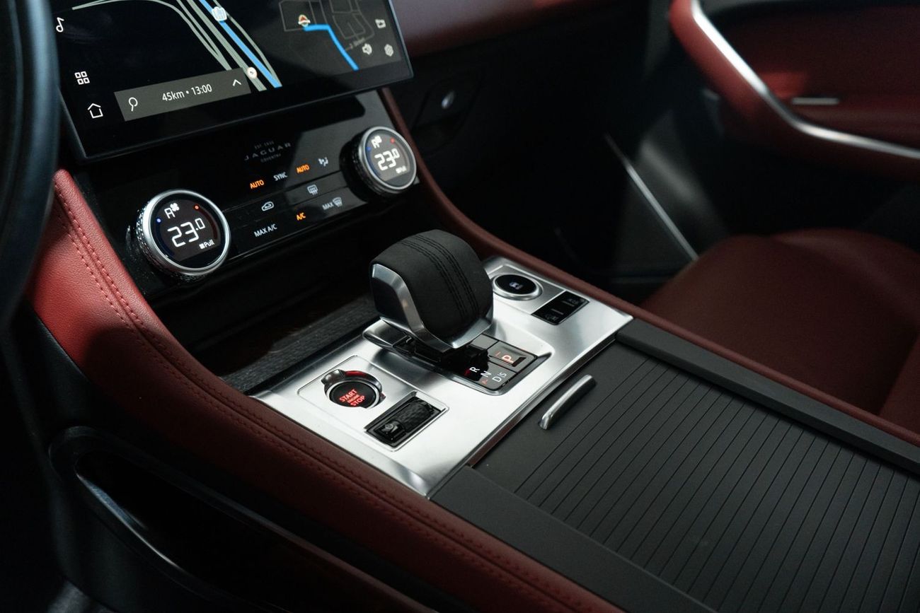 Jaguar F Pace R-Dynamic SE 2021 Jaguar F Pace R-Dynamic / Jaguar Warranty & Full Jaguar Service History