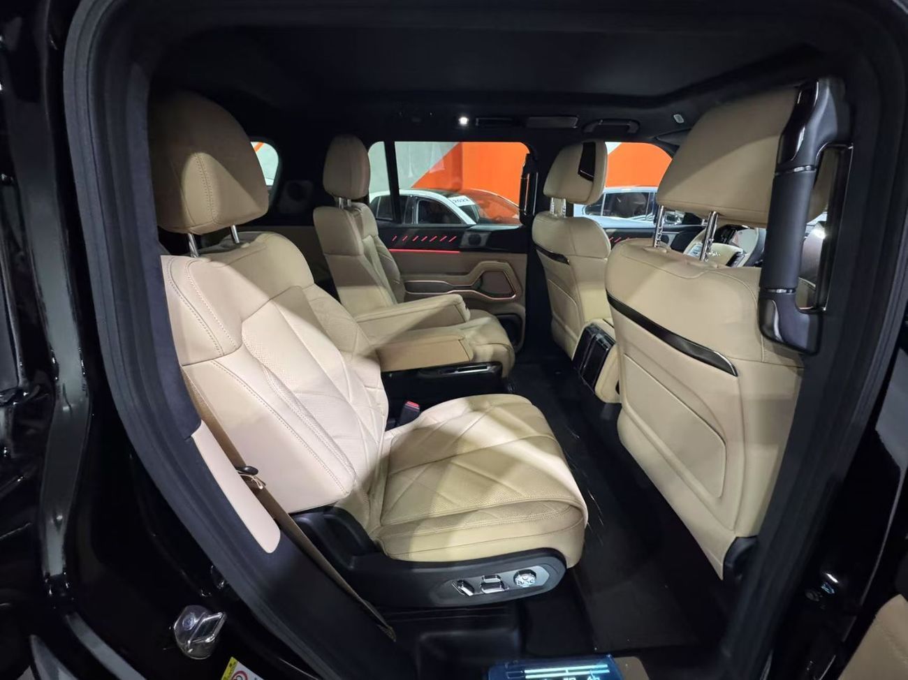 BYD Leopard 8 Smart and Brave Flagship Edition (7 Seats)