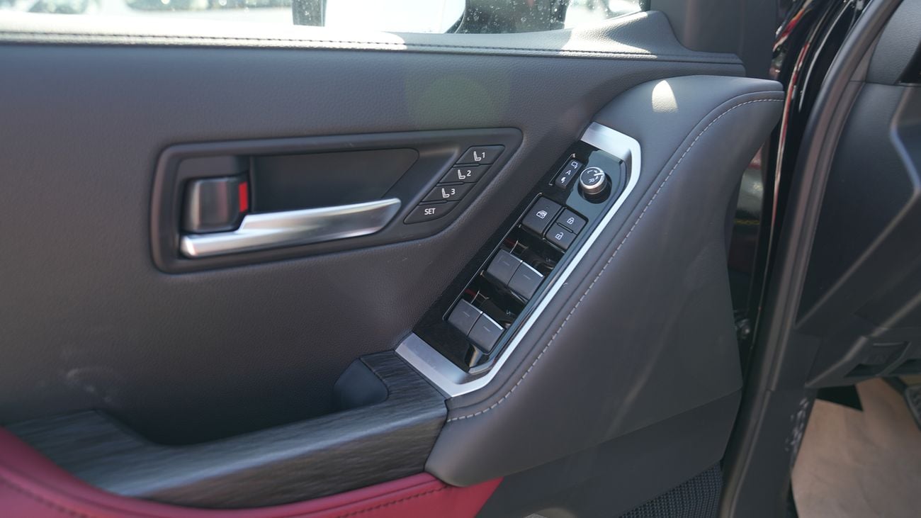 تويوتا لاند كروزر GR Sport