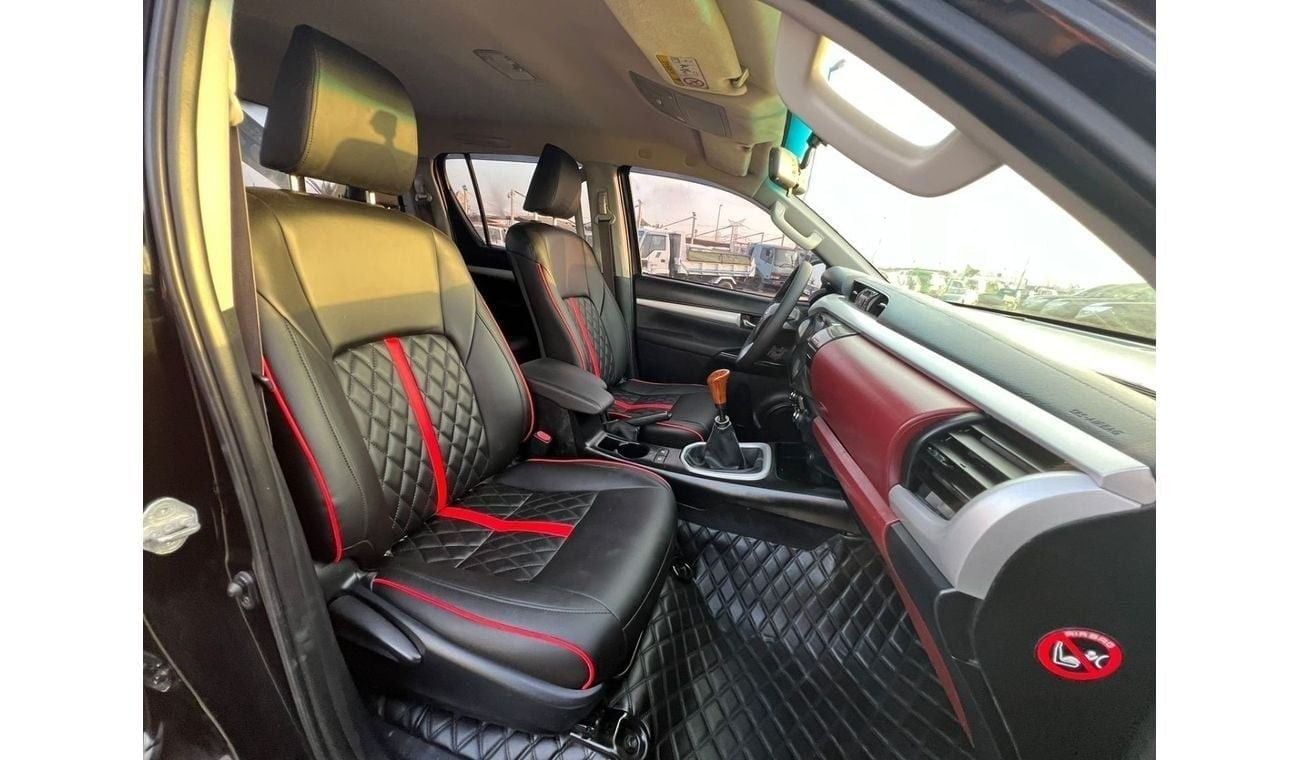 تويوتا هيلوكس 2016 TOYOTA HILUX MT FULL OPTION 2.7L V4 4X4 - 4 Wheel Drive - GOOD CONDITION