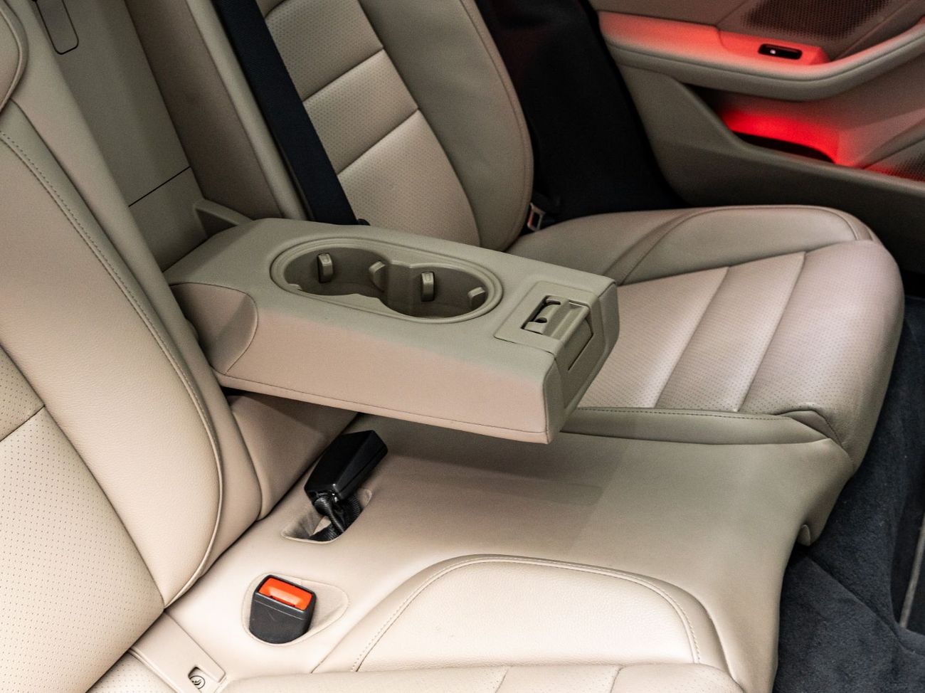 Porsche Taycan 2024 Porsche Taycan 4S, 93.4 kWh Battery, AWD, 562bhp, Single Speed Automatic on Front Axle, 2 Speed