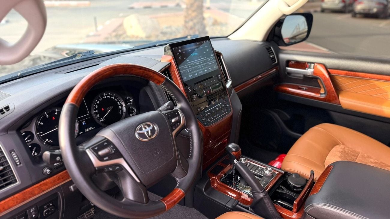 تويوتا لاند كروزر 