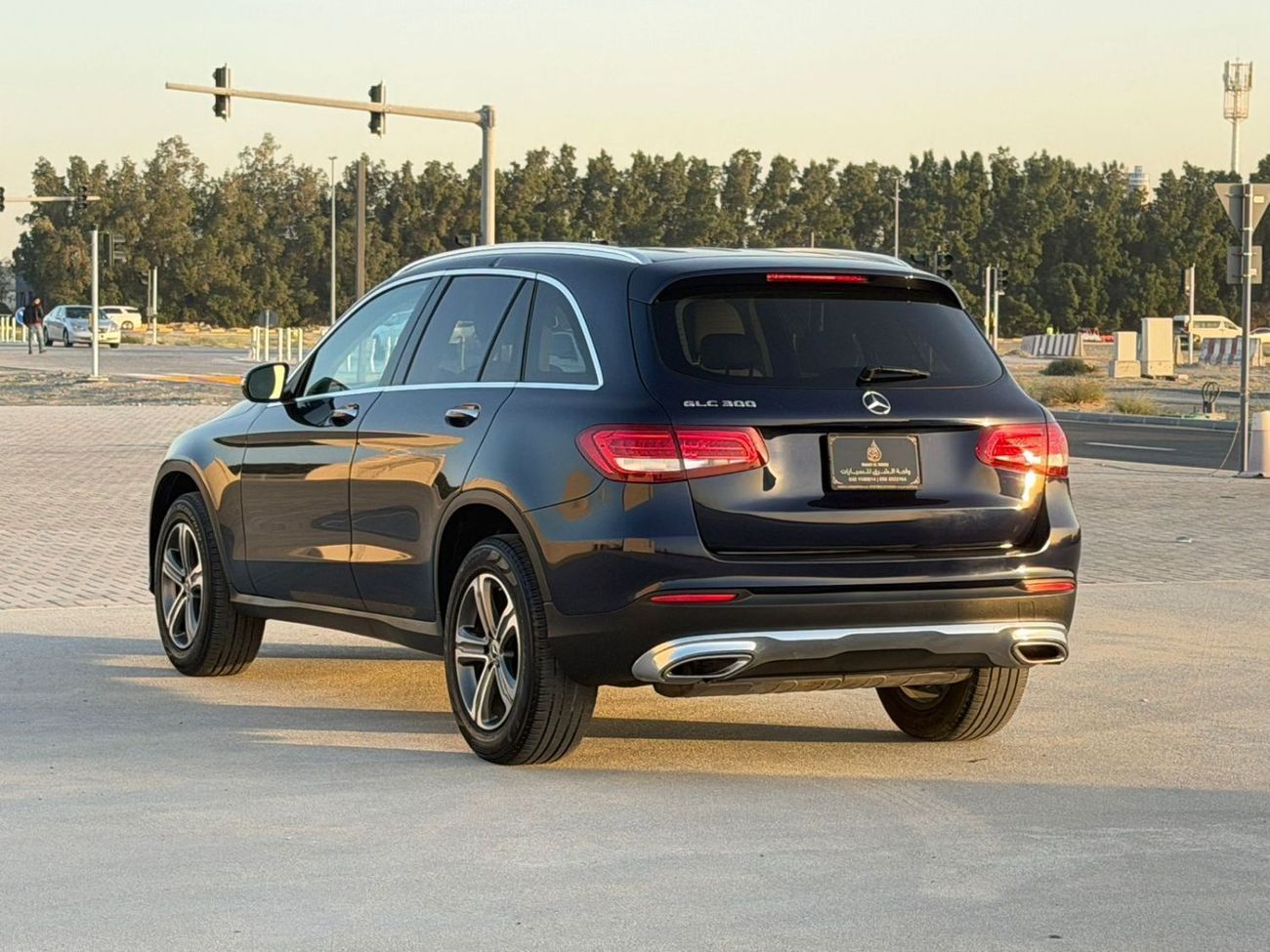 مرسيدس بنز GLC 300 4MATIC 2.0L