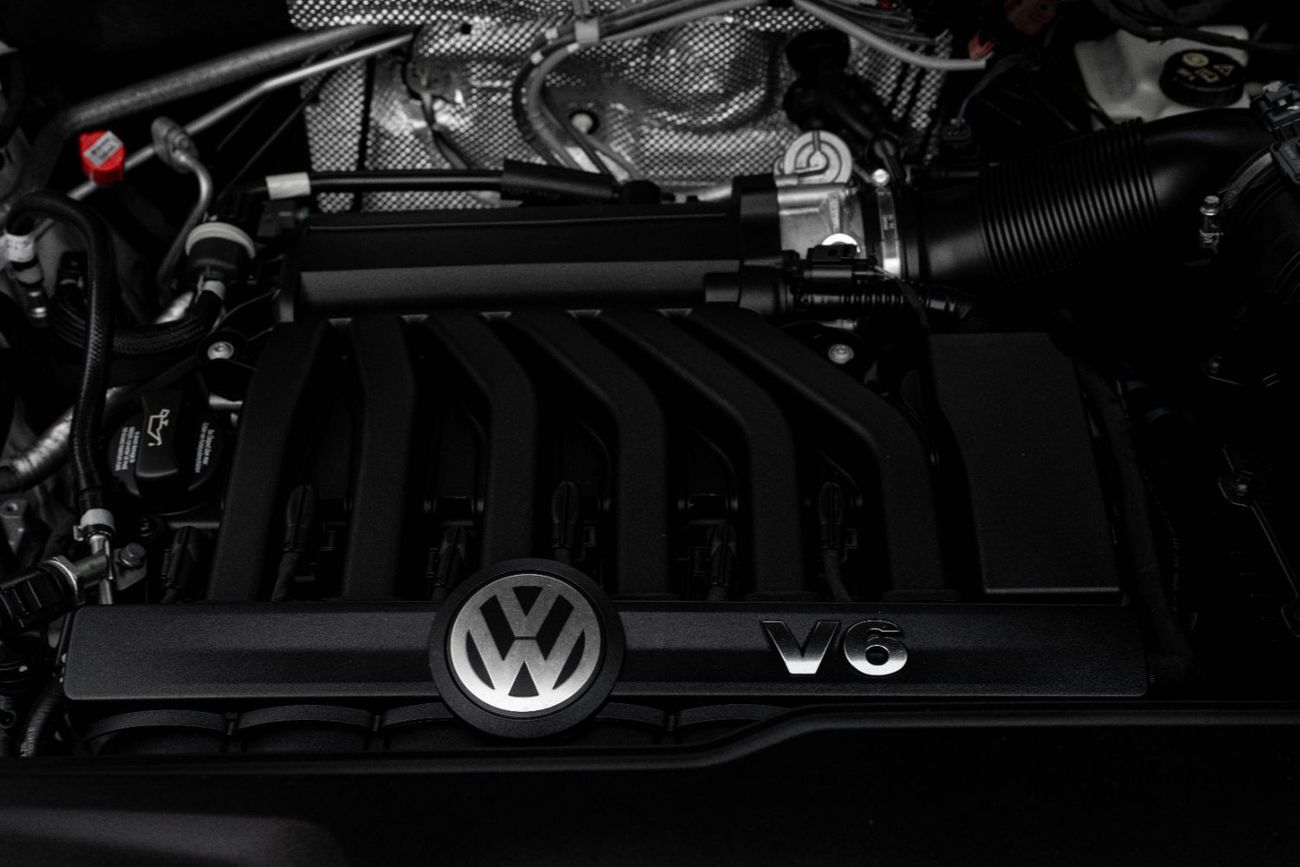 Volkswagen Teramont R-Line | 3,329 P.M | 0% Downpayment | Pristine Condition!