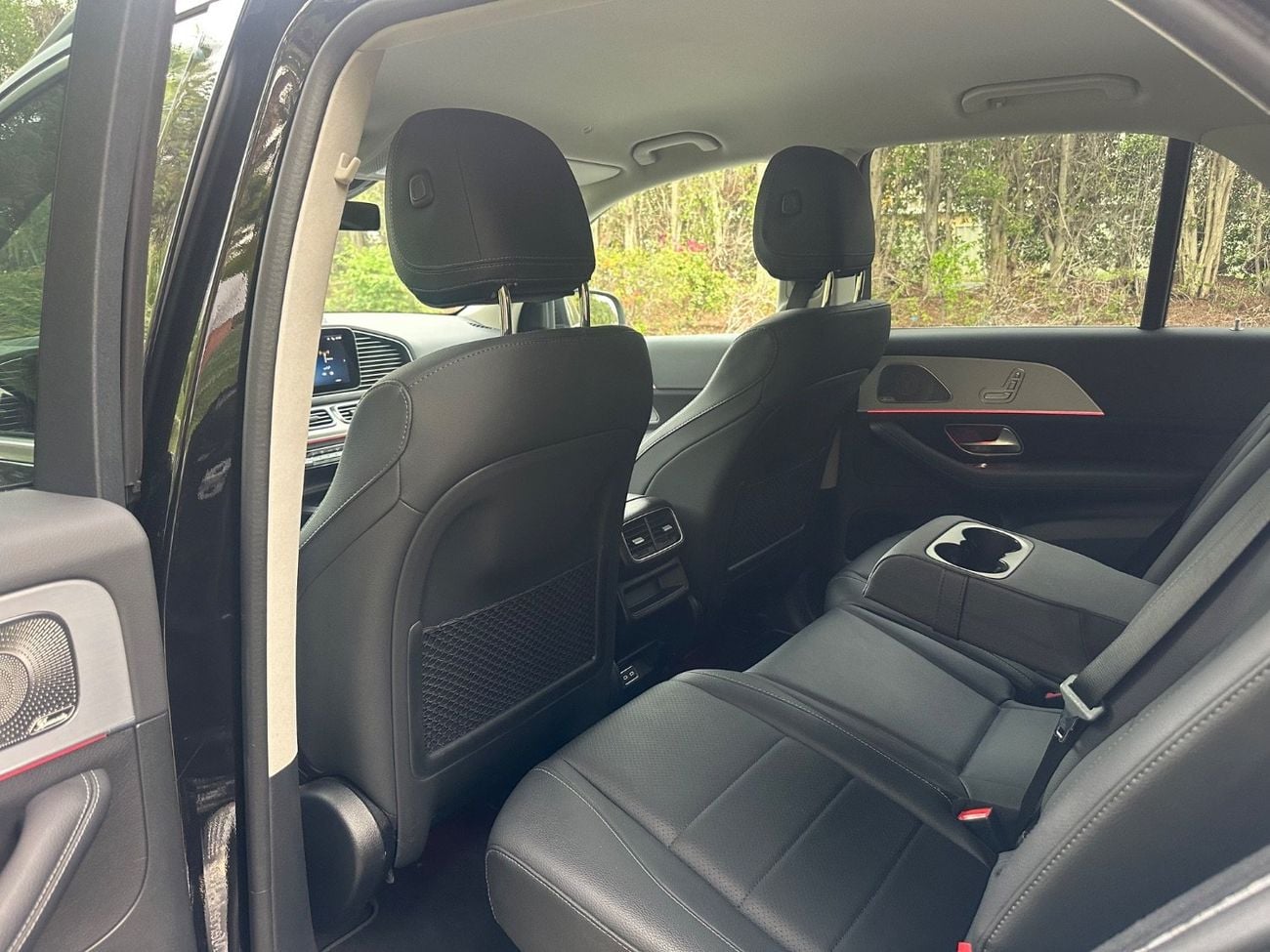 مرسيدس بنز GLE 300 GLE 300d 4MATIC | 2025 Diesel | 2.0L 4-cylinder 270 HP | Low Mileage | Like New