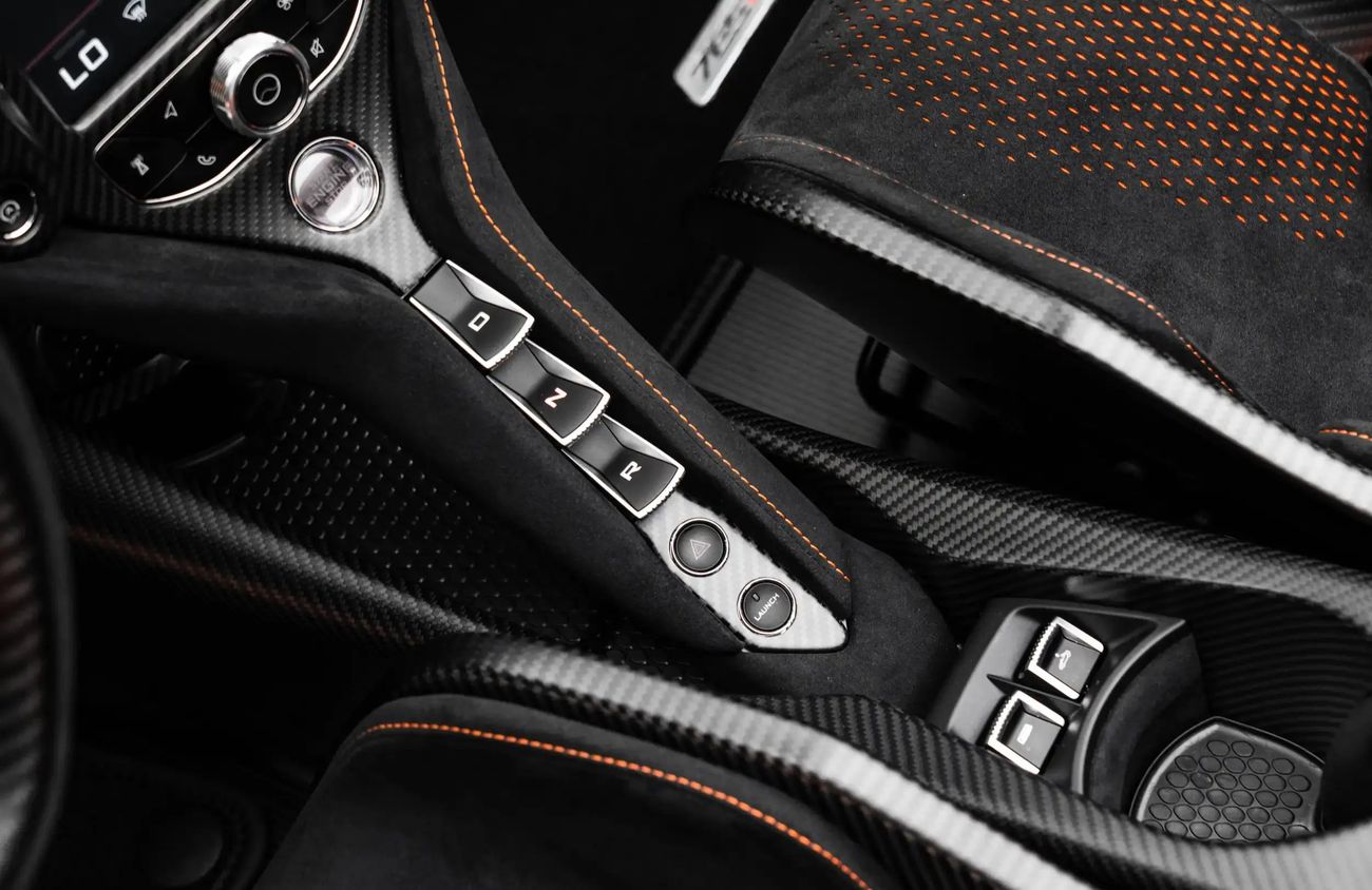 مكلارين 765LT 4.0L twin-turbocharged 8 Cylinder Engine