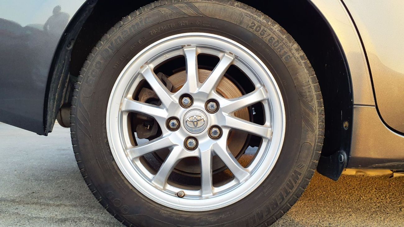 Toyota Prius+ Toyota Prius 2014 – Hybrid Efficiency | Grey