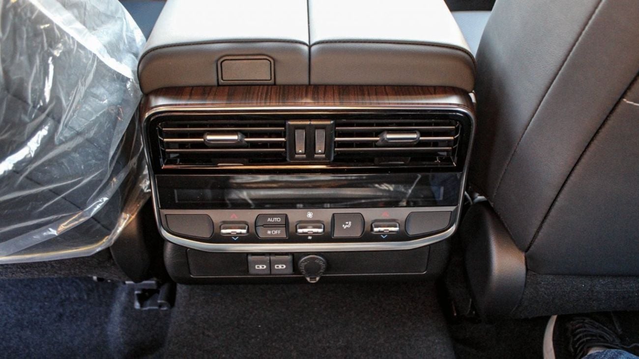 Toyota Land Cruiser TOYOTA LC300 4.0L VX V6 CHROME PACK P SEAT AT (Export Only)