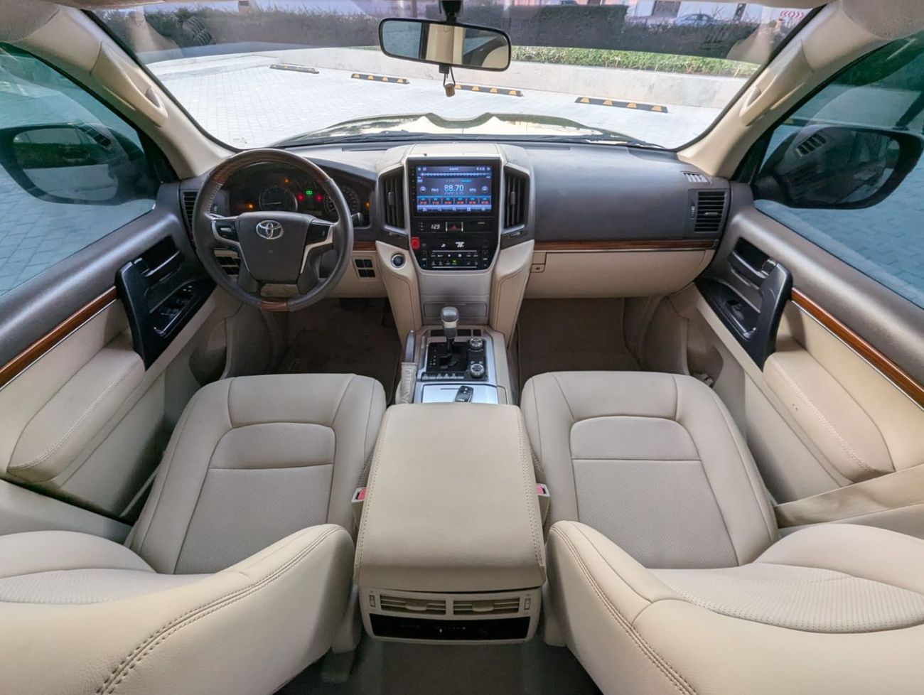 Toyota Land Cruiser GXR2 4.5L GXR-4.5L-1VD-8 Cylinders-LHD-Diesel-4WD-Automatic-8 Seats-5 Doors