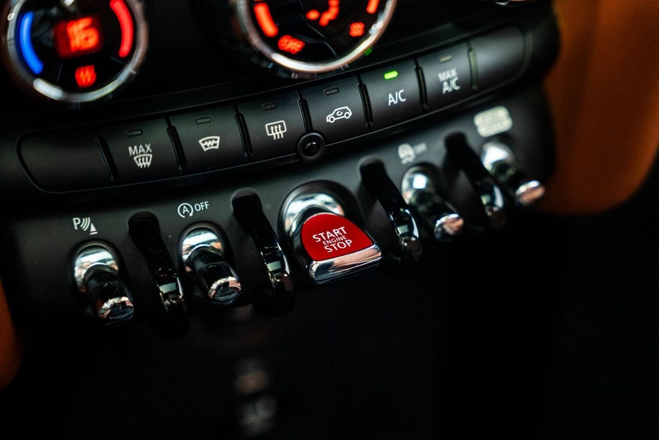 ميني كوبر إس JCW Kit 2022 Full Service History GCC Low Mileage 2.0L Turbo 4 Cylinders